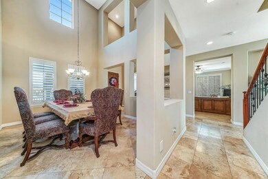 107-DiningRoom_Hall