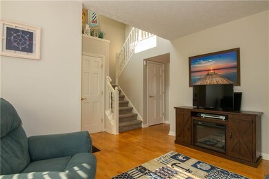 617 West St, Whiteland, IN 46184 - photo 7