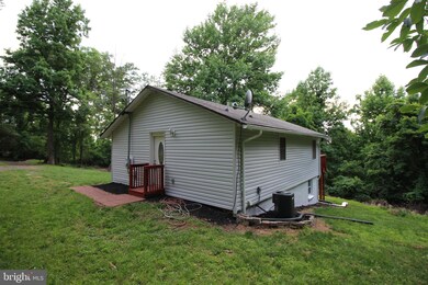 305 Steps to Heaven Rd, Linden, VA 22642 - photo 4