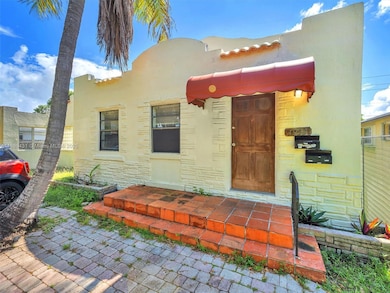 1932 Dewey St unit 1, Hollywood, FL 33020 - photo 2