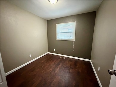 408 Oklahoma Ave, Mattoon, IL 61938 - photo 5