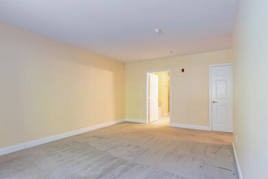 65 Hawthorne Dr unit 114, Bedford, NH 03110 - photo 6