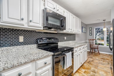 303 Ridgefield Cir unit C, Clinton, MA 01510 - photo 6