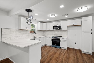 877 Patti Dr, Bedford, TX 76022 - photo 6