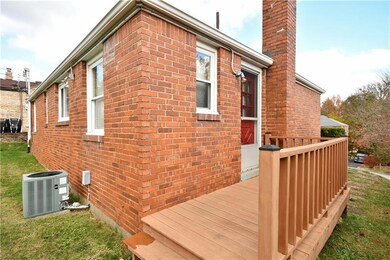 Side deck comes off of the kitchen~ Easy access to