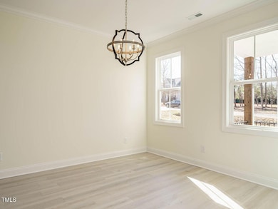 005-1280x960-dining-room