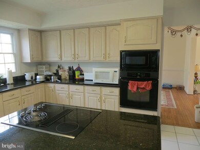 2203 Halter Ln, Reston, VA 20191 - photo 3