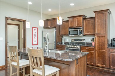 9625 Valley Pkwy, Johnston, IA 50131 - photo 6