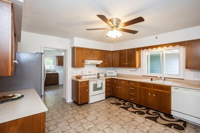 201_n_center_st_MLS_HID1125418_ROOMkitch