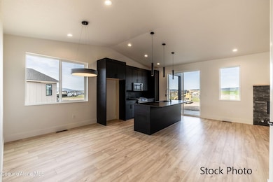 7. Dining Kitchen