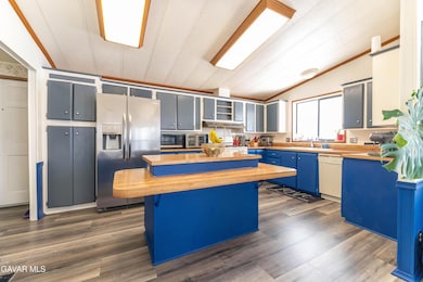 1030 East Ave S unit Spc 88, Palmdale, CA 93550 - photo 3