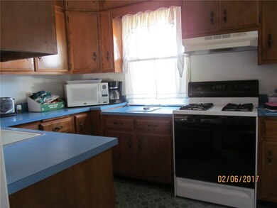 1303 Sycamore St, Anderson, IN 46016 - photo 2