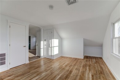 12 Cranston Ave unit 3, Newport, RI 02840 - photo 5