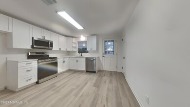 6_pc_JDKI1BMzmQ_ZearAE8wCk_layout_0