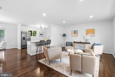 5509 Windsor Dr, Temple Hills, MD 20748 - photo 3