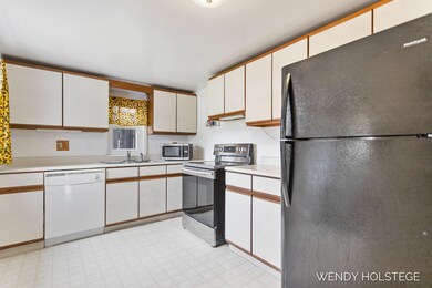 22-web-or-mls-799 W 26th St, Holland-22
