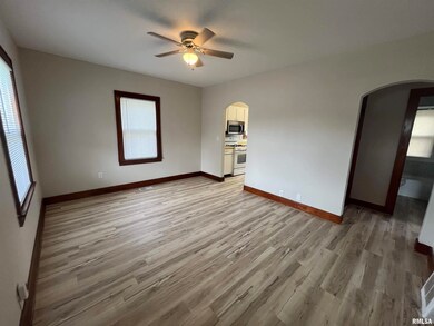 1319 W 36th St, Davenport, IA 52806 - photo 6