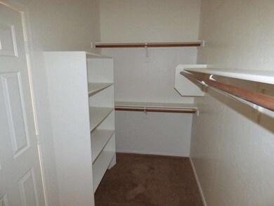 Great Master Bedroom Walk-in Closet
