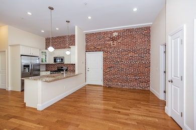 195 Collincote St unit 104, Stoneham, MA 02180 - photo 5