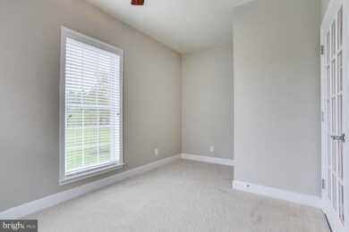 8438 Peace Lily Ct, Lorton, VA 22079 - photo 7