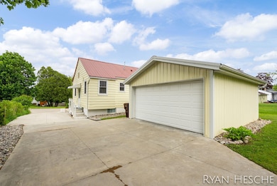 7-web-or-mls-812 Forest St-7