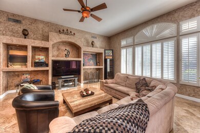 007_Family Room