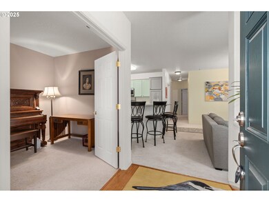 7193 SW Oliver Terrace unit B, Beaverton, OR 97007 - photo 5