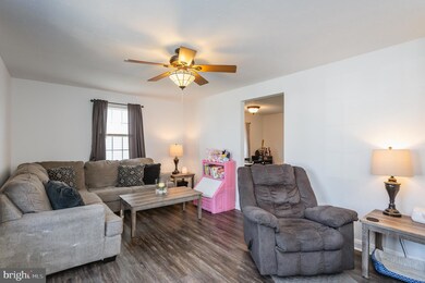 2923 Illinois Ave, Halethorpe, MD 21227 - photo 5