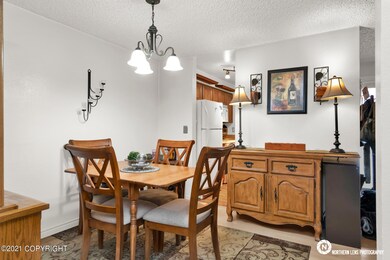 LARGE DINING AREA
