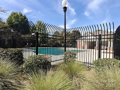 8031 Stoneham Ct, Matthews, NC 28105 - photo 2