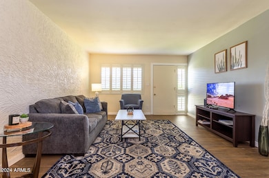 8357 E Thomas Rd, Scottsdale, AZ 85251 - photo 7