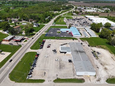 2051 N Main St, Canton, IL 61520 - photo 7