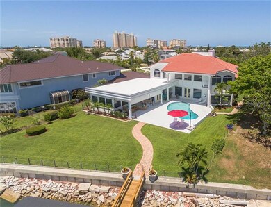 Located just a few blocks from the beach. Enjoy th