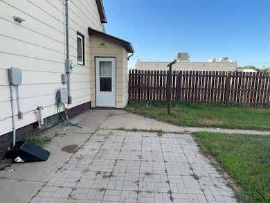 410 3rd Ave E, Mobridge, SD 57601 - photo 5