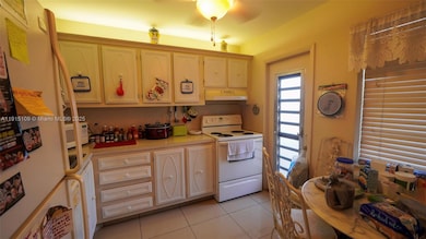 3940 NW 42nd Ave unit 215, Lauderdale Lakes, FL 33319 - photo 4