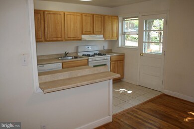 8545 Willow Oak Rd, Parkville, MD 21234 - photo 4