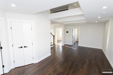 17 Warren St unit 2, Bergenfield, NJ 07621 - photo 5