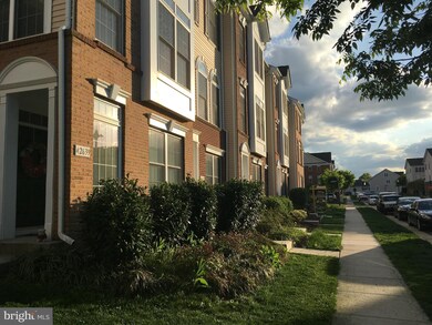 42639 Homefront Terrace, Chantilly, VA 20152 - photo 3