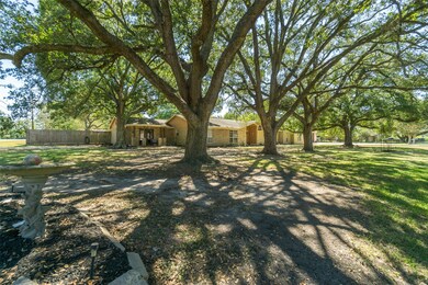 15919 Candy Cane Ln, Alvin, TX 77511 - photo 3