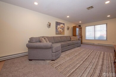 110 Chatham Dr unit B, Monroe Township, NJ 08831 - photo 6