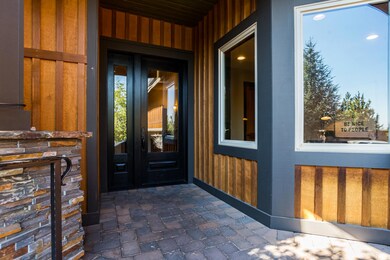 739 NW Yosemite Dr, Bend, OR 97701 - photo 5