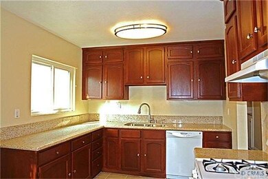 Large Granite Kitchen w/ beautiful cabinets and ce