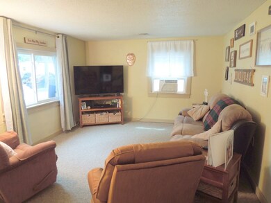 831 Hazel St, Auburn, IN 46706 - photo 5