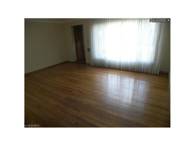 1852 Braeburn Park Dr, Euclid, OH 44117 - photo 5