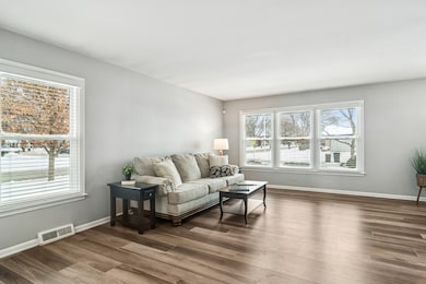 1115 E Orchard St, Arlington Heights, IL 60005 - photo 4