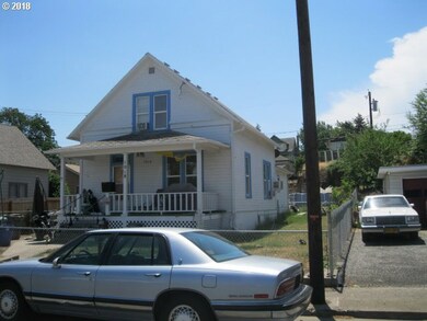 1018 E 9th St, the Dalles, OR 97058 - photo 2