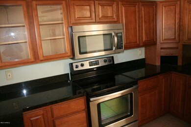 Kitchen (ALL appliances SS)