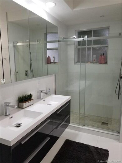 10983 NW 48th Ln, Doral, FL 33178 - photo 6