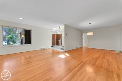 459 Washington Rd, Grosse Pointe, MI 48230 - photo 5