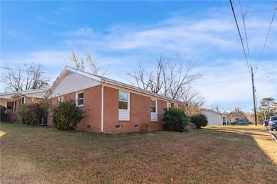 1884 Deborah Ln, Winston Salem, NC 27103 - photo 3